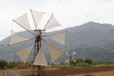 20160423_215 GR, Kreta, Lassithi-Ebene, Windrad.JPG